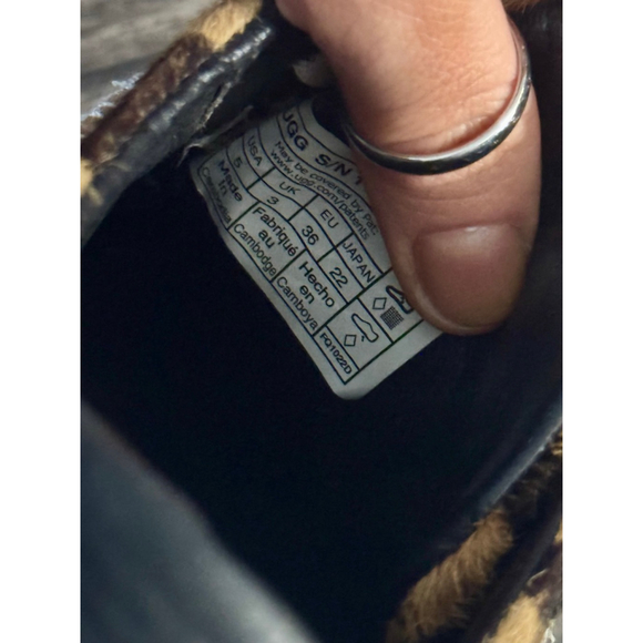 UGG Ladies Size 5 Spotty Lace Alameda Sneakers - Genuine Hair and Leather - Picture 14 of 14